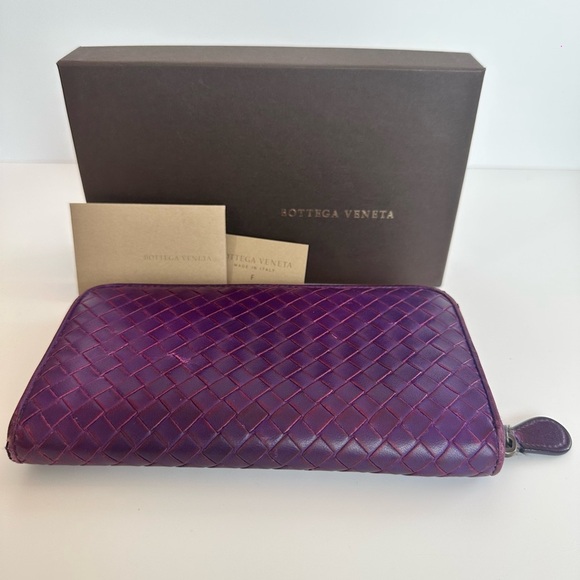 Bottega Venetta Purple Zippy Wallet - Picture 3 of 8